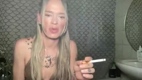 Snapshot of vinique99 chatting on 05-26-26, 10:44 vinique99 online show from 05-26-26, 10:44