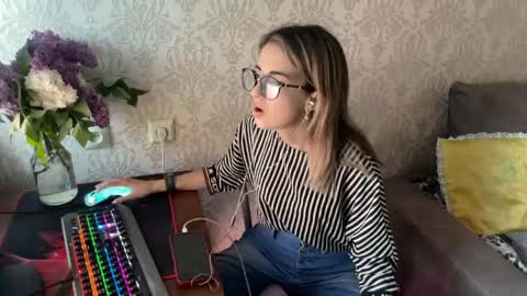 Mira online show from 05-07-26, 04:12