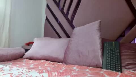 Snapshot of vinitryjhonson chatting on 12-16-25, 07:30 vinitryjhonson online show from 12-16-25, 07:30