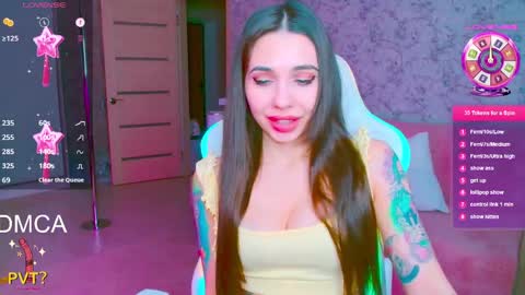 Vinkiepinkie online show from 04-24-26, 05:48