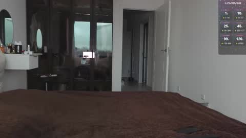 vinkitinkii online show from 10-28-25, 07:34