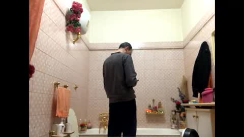 Snapshot of vinmin90 chatting on 05-26-26, 10:11 Zenith online show from 05-26-26, 10:11