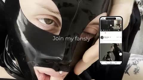 Snapshot of vinylstore chatting on 02-20-26, 03:56 Diva Silvia online show from 02-20-26, 03:56