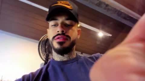 ---Vinzen--- online show from 10-28-25, 03:43