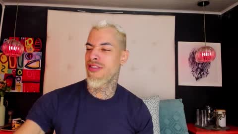 Snapshot of vinzenzrizzo chatting on 01-14-26, 09:52 ---Vinzen--- online show from 01-14-26, 09:52