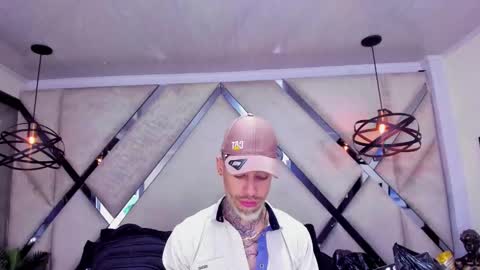 Snapshot of vinzenzrizzo chatting on 01-16-26, 04:16 ---Vinzen--- online show from 01-16-26, 04:16