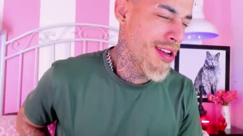 Snapshot of vinzenzrizzo chatting on 01-17-26, 04:39 ---Vinzen--- online show from 01-17-26, 04:39