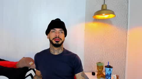 Snapshot of vinzenzrizzo chatting on 02-12-26, 05:02 ---Vinzen--- online show from 02-12-26, 05:02