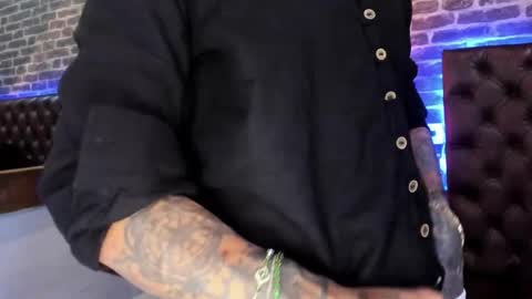 Snapshot of vinzenzrizzo chatting on 02-19-26, 05:03 ---Vinzen--- online show from 02-19-26, 05:03