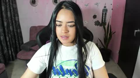 Daniela online show from 09-18-25, 02:57