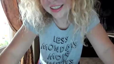 Snapshot of viodetta chatting on 09-21-25, 10:06 viodetta online show from 09-21-25, 10:06