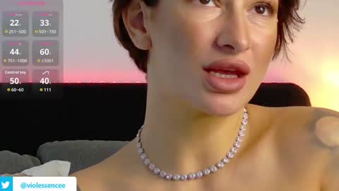 Snapshot of viofemme chatting on 10-15-25, 06:35 viofemme online show from 10-15-25, 06:35