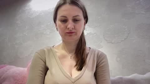 Funny  girl online show from 10-31-25, 09:49