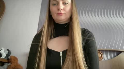 Snapshot of viola_1 chatting on 06-03-26, 07:00 Funny girl online show from 06-03-26, 07:00