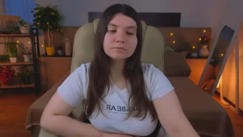 Viola online show from 05-29-26, 01:58