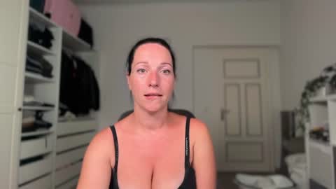 Snapshot of viola_beck chatting on 08-02-26, 09:02 Vio online show from 08-02-26, 09:02