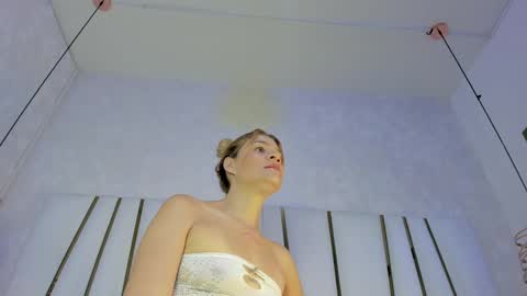 violeet_gray online show from 09-10-25, 11:54