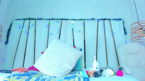 violeet_gray online show from 12-05-25, 10:35