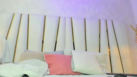 Snapshot of violeet_gray chatting on 05-24-26, 11:26 violeet_gray online show from 05-24-26, 11:26