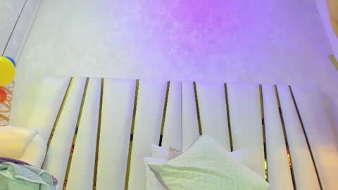 violeet_gray online show from 07-13-26, 11:35