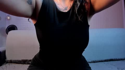 Snapshot of violeet_scott chatting on 01-31-25, 01:56 Violett Everyday From 0530 to 1430 Col Time online show from 01-31-25, 01:56