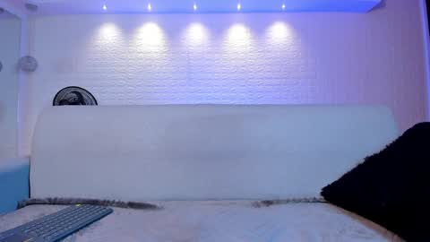 Snapshot of violeet_scott chatting on 02-07-25, 04:56 Violett Everyday From 0530 to 1430 Col Time online show from 02-07-25, 04:56