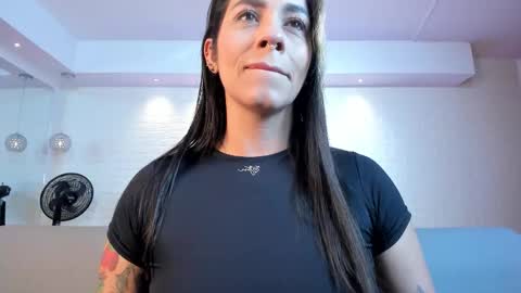 Snapshot of violeet_scott chatting on 11-24-25, 10:48 Violett Everyday From 0530 to 1430 Col Time online show from 11-24-25, 10:48