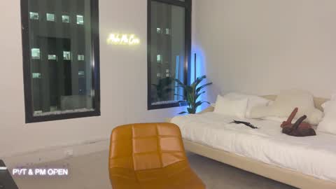 Fantasy Black Girl online show from 12-17-24, 02:44