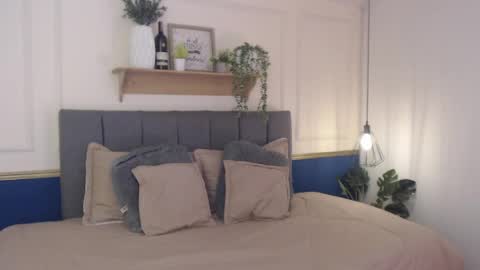 Snapshot of violet_2003 chatting on 04-09-26, 02:00 V I O L E T online show from 04-09-26, 02:00