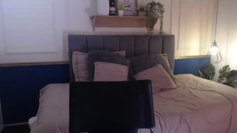 Snapshot of violet_2003 chatting on 04-10-26, 01:38 V I O L E T online show from 04-10-26, 01:38