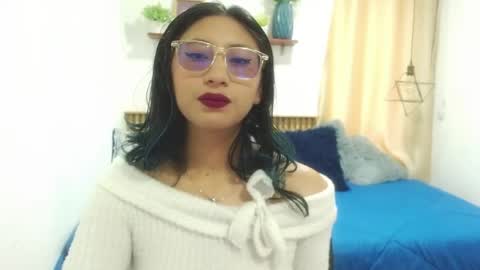 Snapshot of violet_2003 chatting on 05-19-26, 02:01 V I O L E T online show from 05-19-26, 02:01