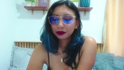 Snapshot of violet_2003 chatting on 05-21-26, 02:13 V I O L E T online show from 05-21-26, 02:13