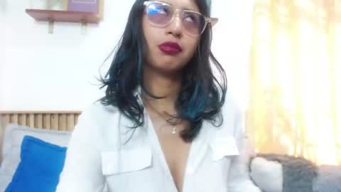 Snapshot of violet_2003 chatting on 06-25-26, 03:05 V I O L E T online show from 06-25-26, 03:05