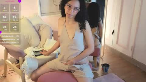 Snapshot of violet__15 chatting on 07-06-26, 03:03 violet__15 online show from 07-06-26, 03:03