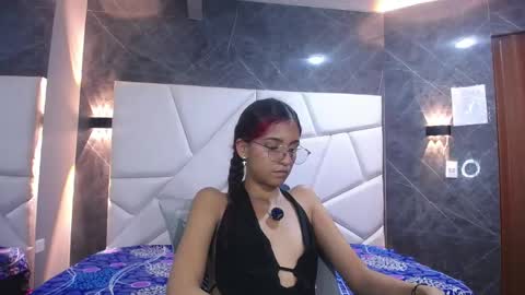 Violet online show from 04-13-26, 02:33