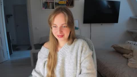 Violet online show from 10-08-25, 07:39