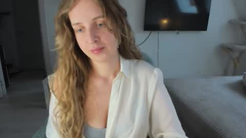 Snapshot of violet_blue_eyes chatting on 11-11-25, 12:05 Violet online show from 11-11-25, 12:05