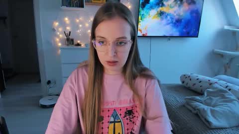 Snapshot of violet_blue_eyes chatting on 02-05-26, 11:04 Violet online show from 02-05-26, 11:04