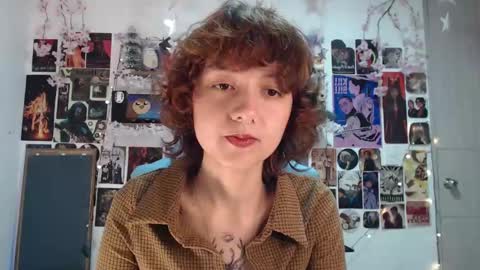 Snapshot of violet_bluee chatting on 02-15-25, 10:11 Violet online show from 02-15-25, 10:11