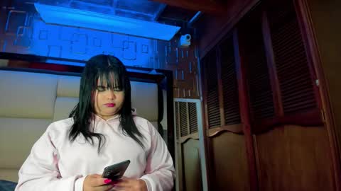 violet_milleer online show from 10-12-25, 12:15