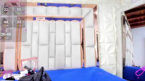 violet_milleer online show from 04-12-26, 07:30