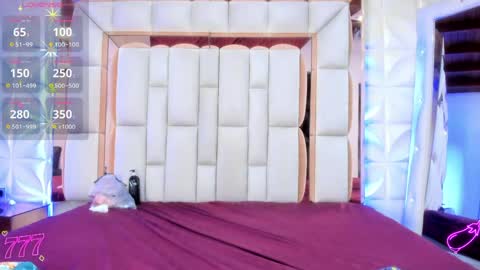 violet_milleer online show from 05-25-26, 07:20