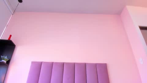 violet online show from 12-01-25, 01:38