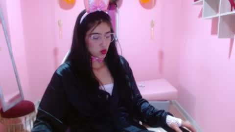 Snapshot of violet_raine_ chatting on 10-30-25, 12:28 Violet online show from 10-30-25, 12:28