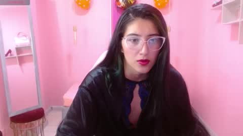 Snapshot of violet_raine_ chatting on 11-01-25, 12:40 Violet online show from 11-01-25, 12:40
