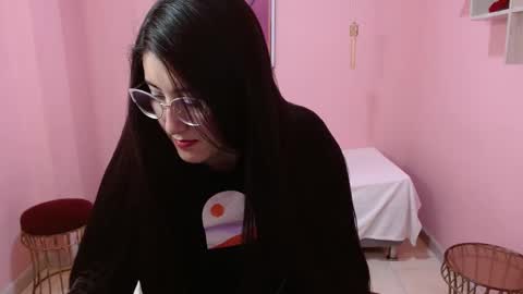 Snapshot of violet_raine_ chatting on 11-14-25, 01:43 Violet online show from 11-14-25, 01:43