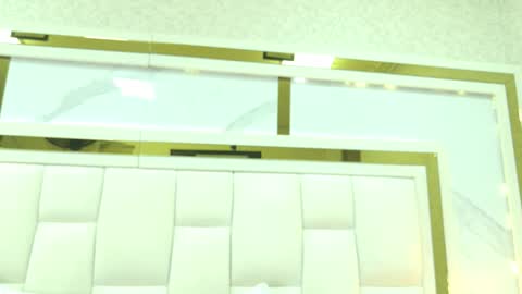 Snapshot of violet_sm chatting on 11-06-25, 03:18 violet_sm online show from 11-06-25, 03:18