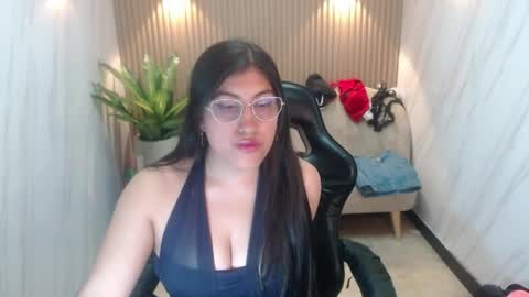 Snapshot of violet_tf chatting on 05-22-26, 08:25 Violet online show from 05-22-26, 08:25