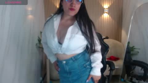 Snapshot of violet_tf chatting on 05-28-26, 08:39 Violet online show from 05-28-26, 08:39