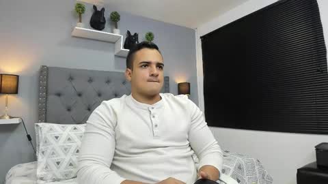 VIOLETA AND MAXX online show from 10-15-25, 02:55